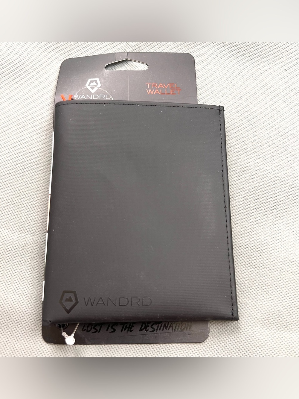 Wandrd Travel Wallet Built to Last RFID Protection Magnetic Closure Black NEW